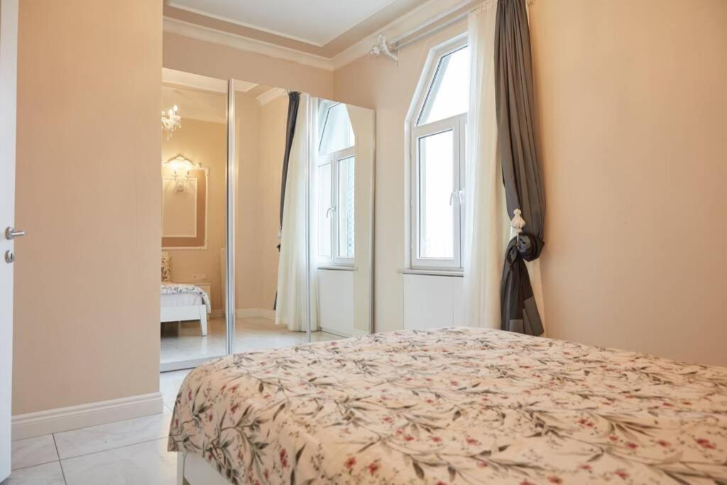 Taksim Square Apartment, Great View, Luxury Istanbul Exterior photo